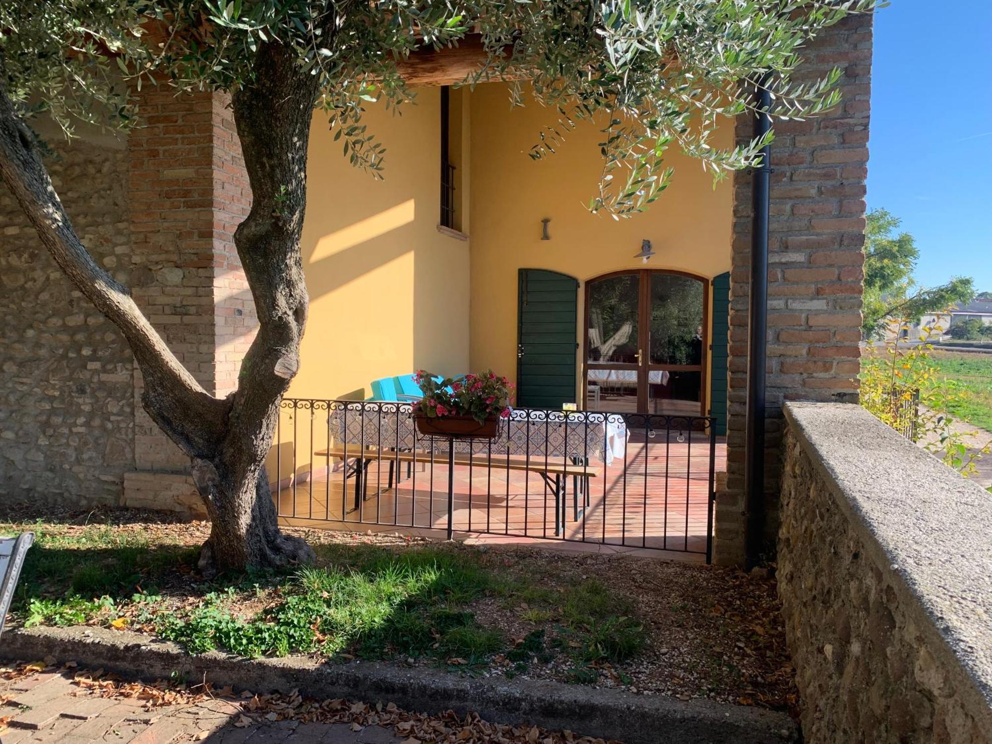 Agriturismo Case In Collina Volta Mantovana Εξωτερικό φωτογραφία